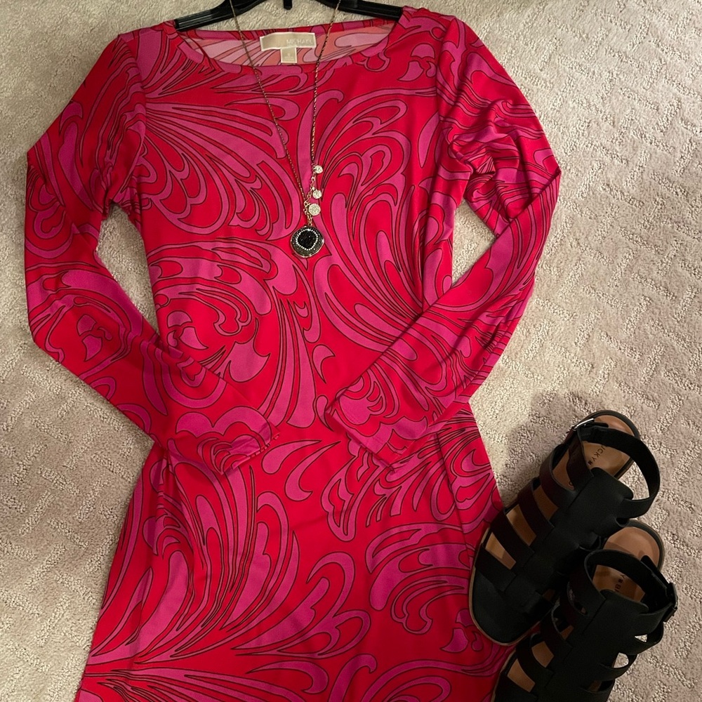 Michael Kors Long-Sleeve Swirl Print Dress in Hot Pink and Magenta